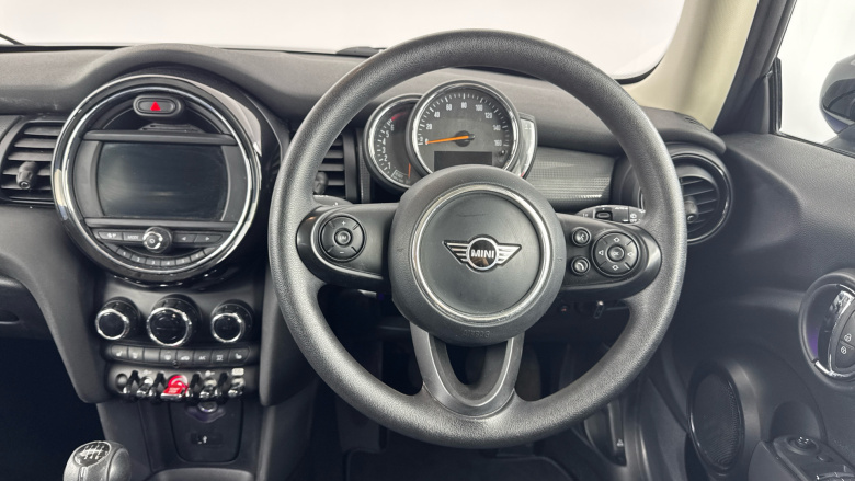 MINI Hatchback 1.5 Cooper Classic II 3dr [Comfort Pack] Petrol Hatchback